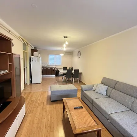 Gortanova In Stoja Mit Privater Terrasse By Interhome Lägenhet Pula