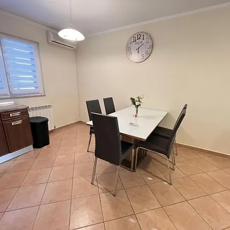 Gortanova In Stoja Mit Privater Terrasse By Interhome * פולה